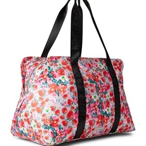 🆕️🍓BETSEY JOHNSON STRAWBERRY WEEKENDER BAG🍓
